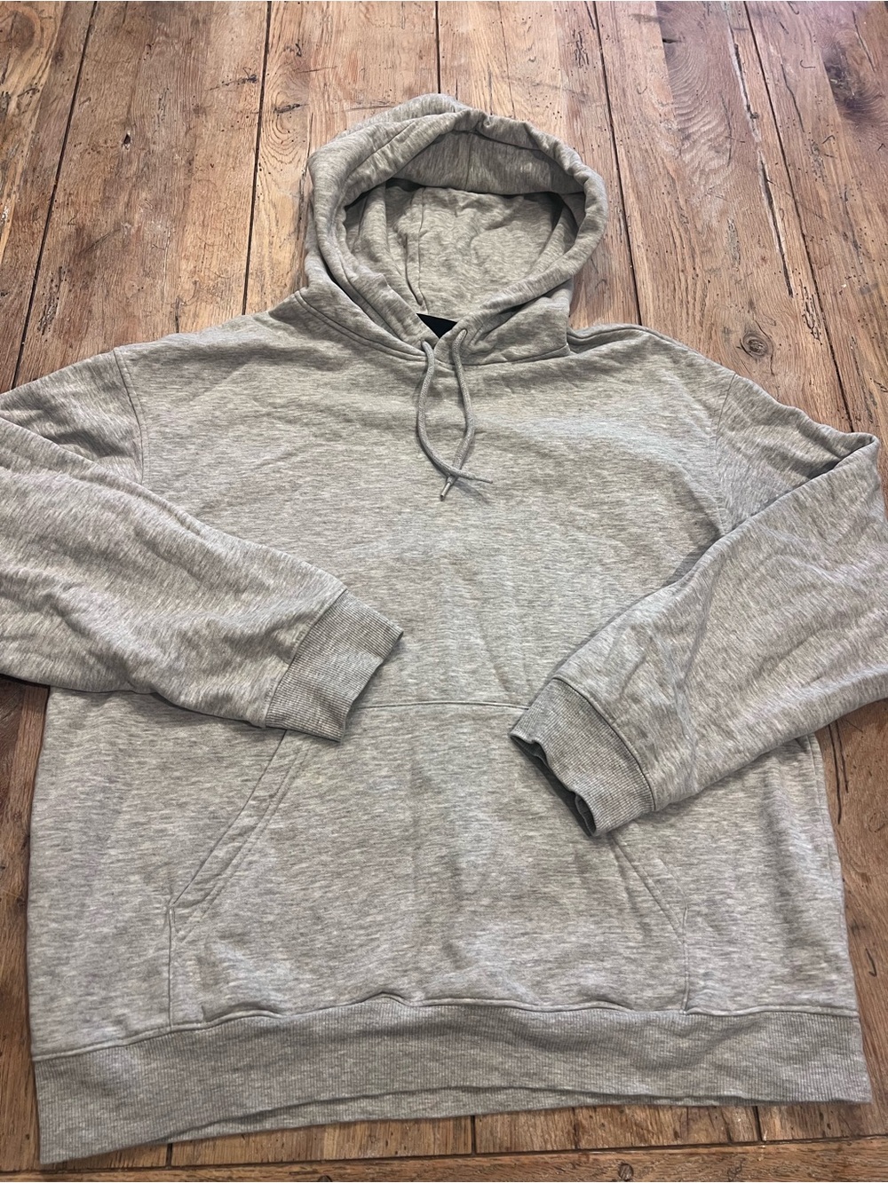 H&M Men’s Gray Solid Pullover Hoodie Relaxed Fit Drawstring Pockets Size M